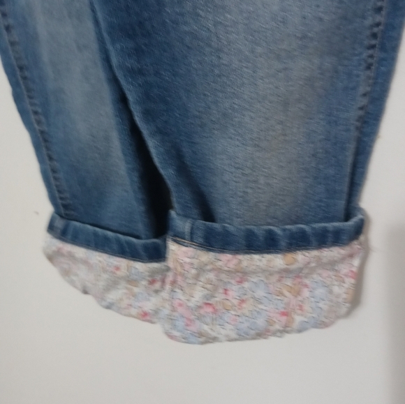 Osh Kosh B'Gosh Girl's 4T V Back Denim Bib overalls w pockets floral trim accent - Picture 7 of 10